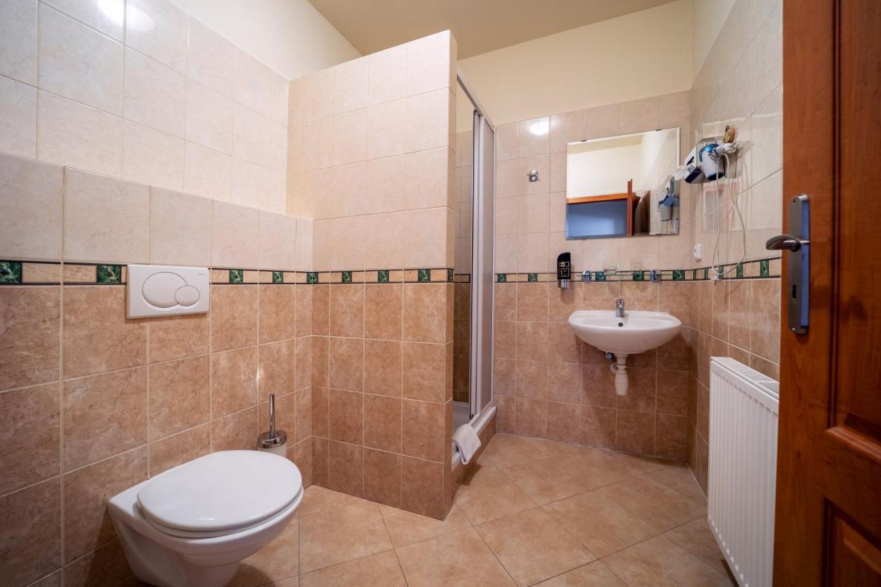 Valnovka Wellness Hotel Kamenice Bagian luar foto